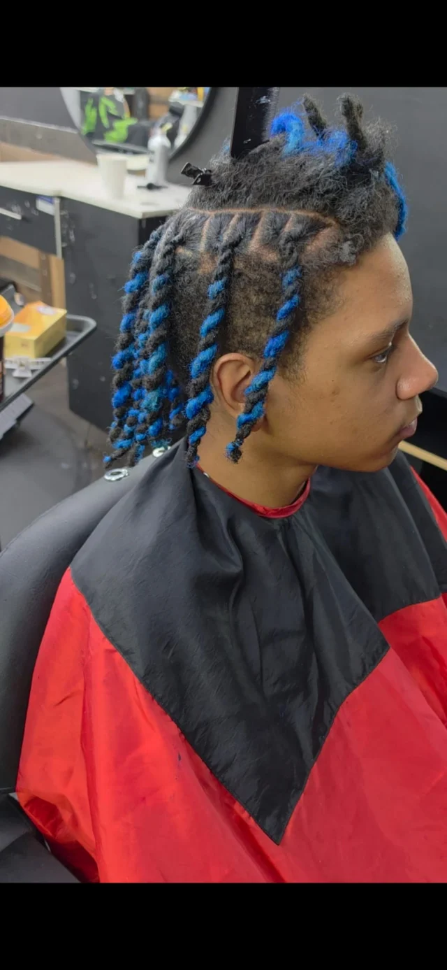 Twists with blue accents by Viviana at Arca Barbershop